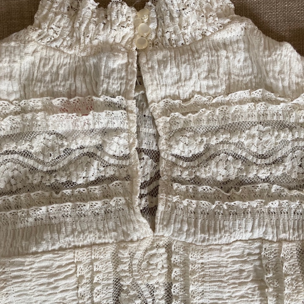 H&M Lace Top - Picture 2 of 4